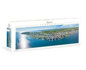 Puslespill av Langesund med 1000 brikker. Ferdiglagt er puslespillet 98 x 38 cm.